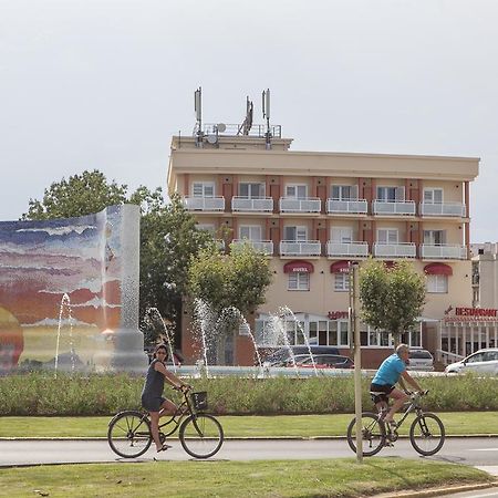 אמפוריבראבה Hotel Silvia מראה חיצוני תמונה