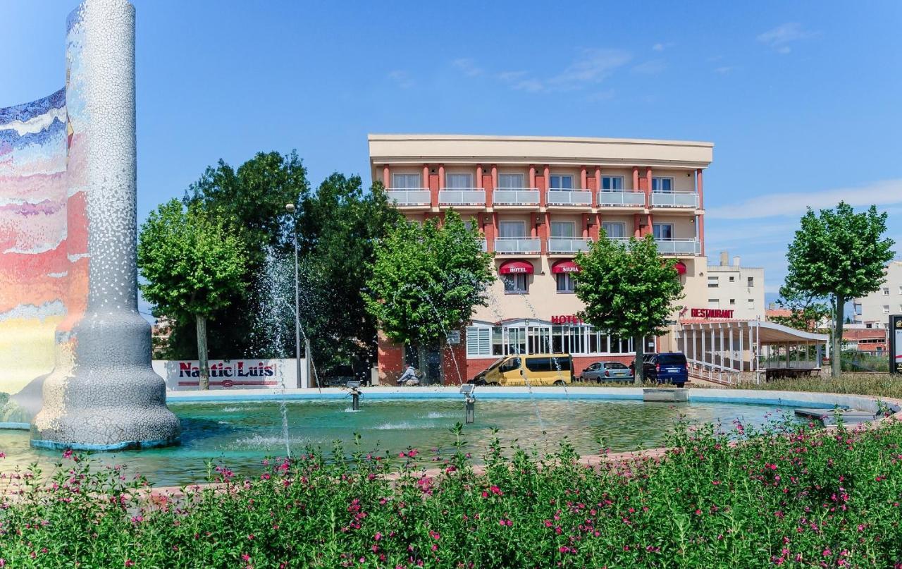 אמפוריבראבה Hotel Silvia מראה חיצוני תמונה