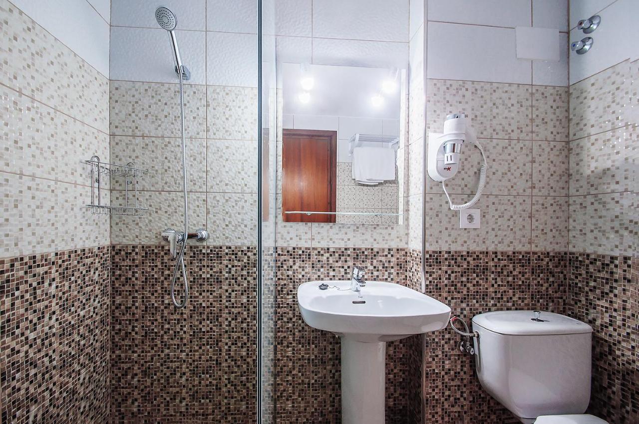 אמפוריבראבה Hotel Silvia מראה חיצוני תמונה