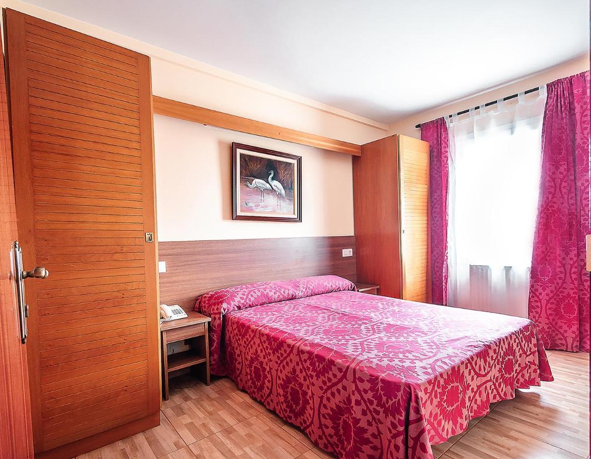 אמפוריבראבה Hotel Silvia מראה חיצוני תמונה
