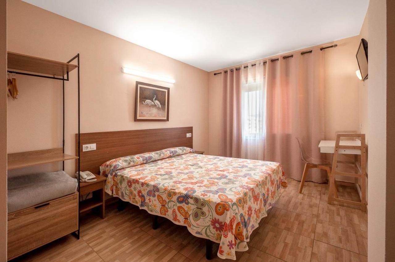 אמפוריבראבה Hotel Silvia מראה חיצוני תמונה