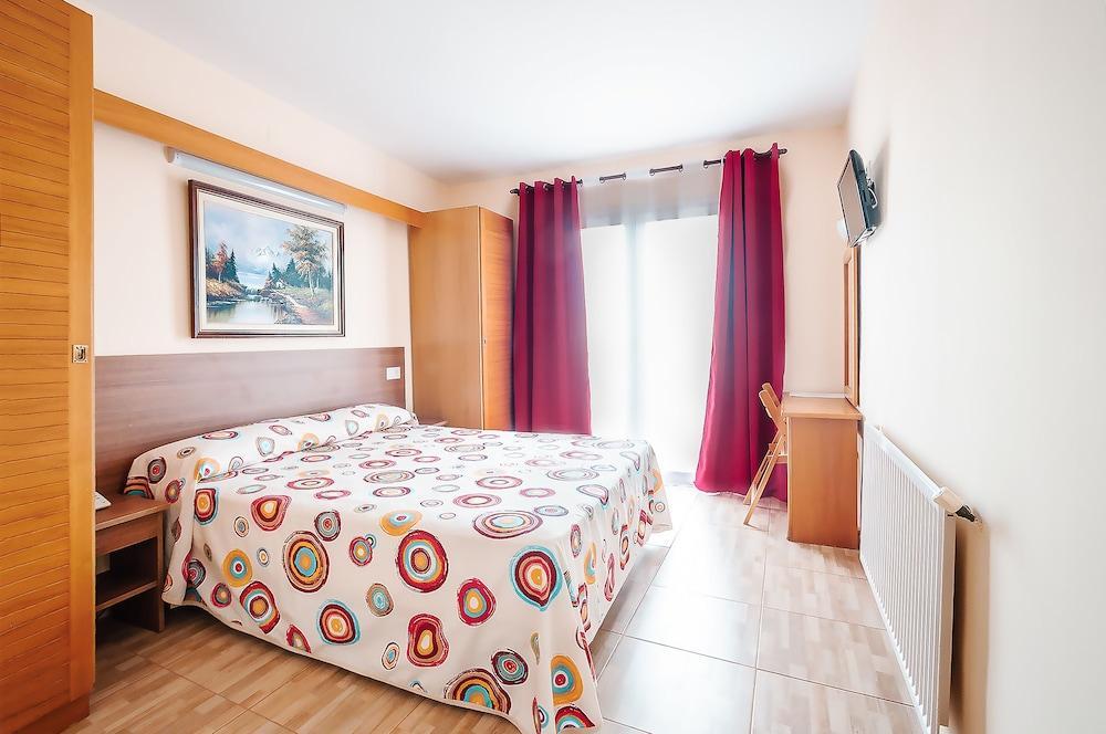 אמפוריבראבה Hotel Silvia מראה חיצוני תמונה
