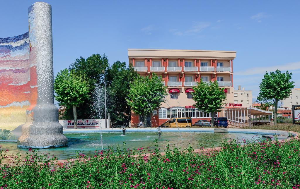 אמפוריבראבה Hotel Silvia מראה חיצוני תמונה