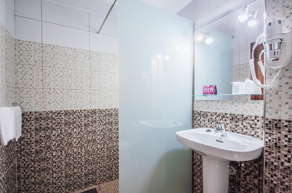 אמפוריבראבה Hotel Silvia מראה חיצוני תמונה