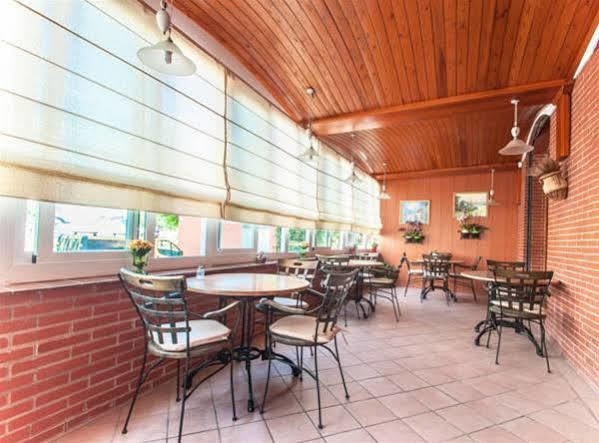 אמפוריבראבה Hotel Silvia מראה חיצוני תמונה